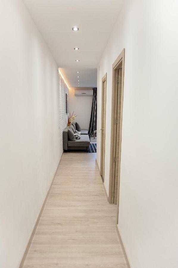 Your Home - Sagrada Familia Apartment Барселона Экстерьер фото